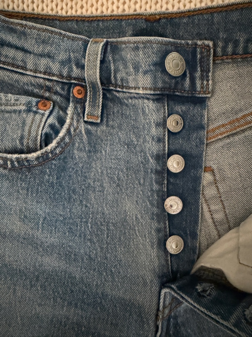 Levi’s 501 Straight Leg Jeans Light Wash Raw Hem Vintage Style Size 25 - Picture 9 of 10